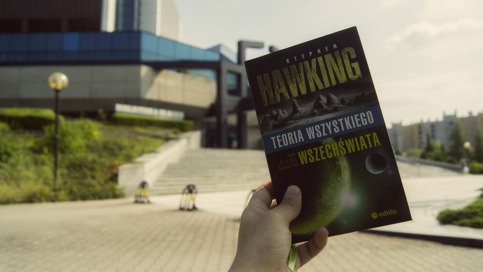 Klasyczny Hawking – recenzja “Teorii wszystkiego, czyli krótkiej historii wszechświata”